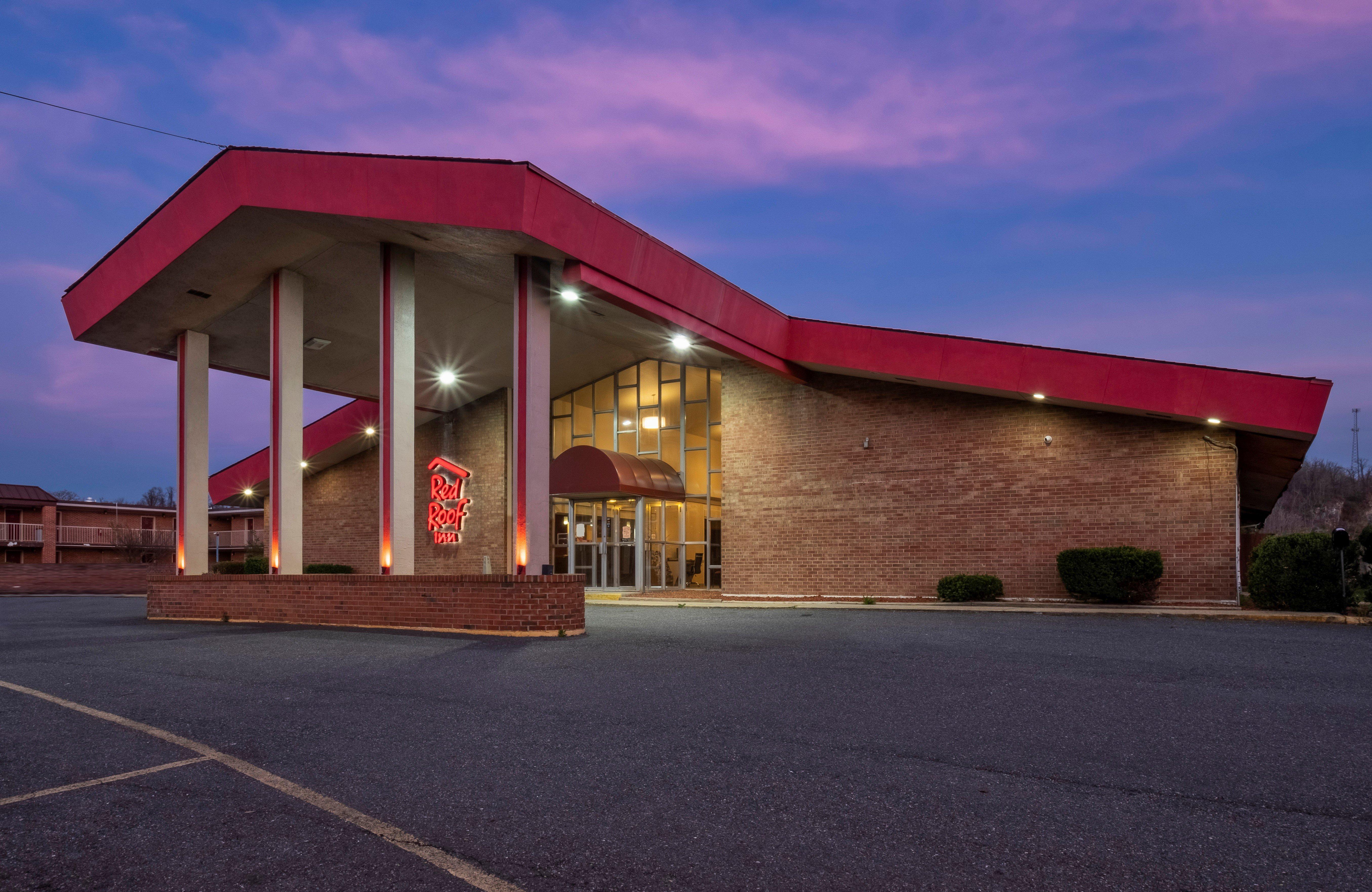 Red Roof Inn Marion, Va Экстерьер фото